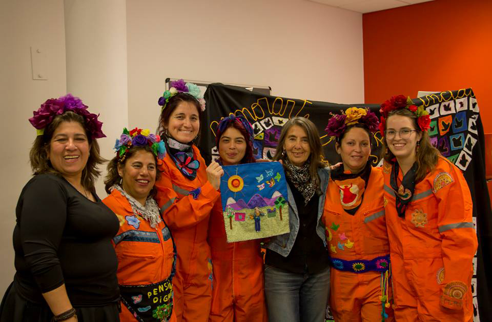 Six members from Memorarte collective from Chile with Roberta Bacic at the end of the two-day event.
(Photo: Colectivo Memorarte) 